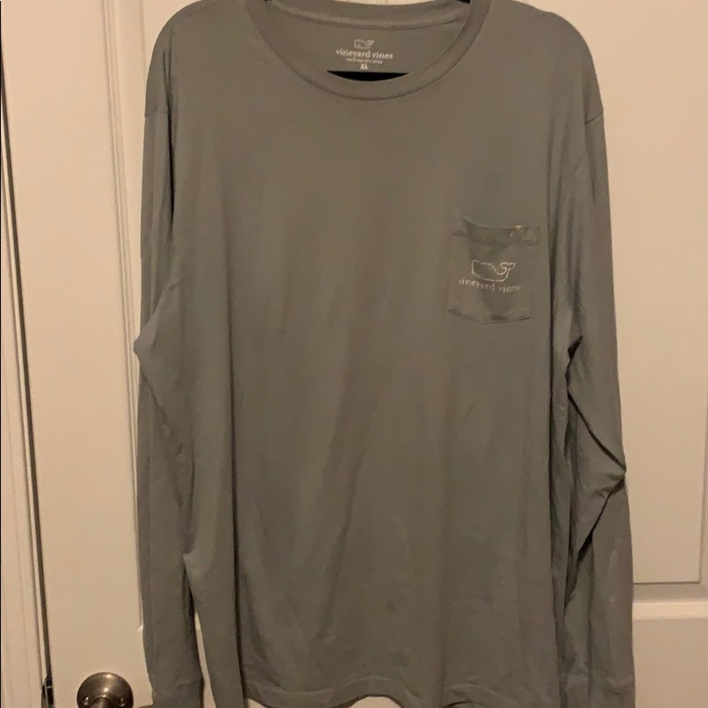 Vineyard Vines Xl t-shirt